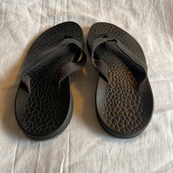 Chaco Flip Flops Womens 7 Eco Tread Black Leather Rubber Summer Beach Resort EUC - Picture 6 of 10